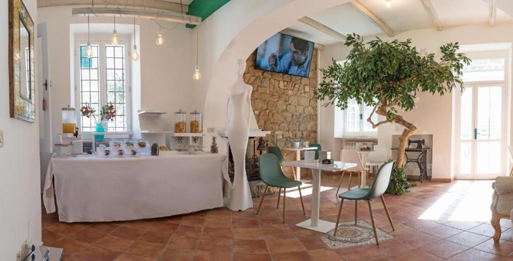 Ostia Holiday Greed Palace Εξωτερικό φωτογραφία